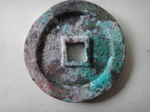 6:银质,制作工整,径28MM。